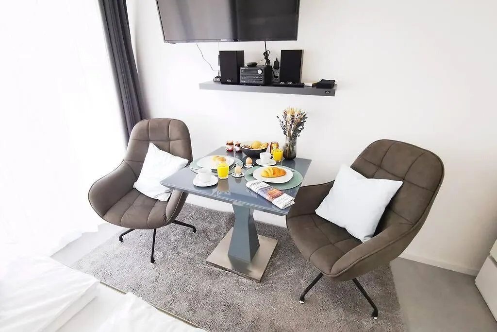 Hh 02 By Rockchair - Superhost Status - Modernes Apartment Mit Sonnigem Balkon & Premium Boxspringbetten In Winterhude - Hamburg Top Geheimtipp 0*,  Γερμανία