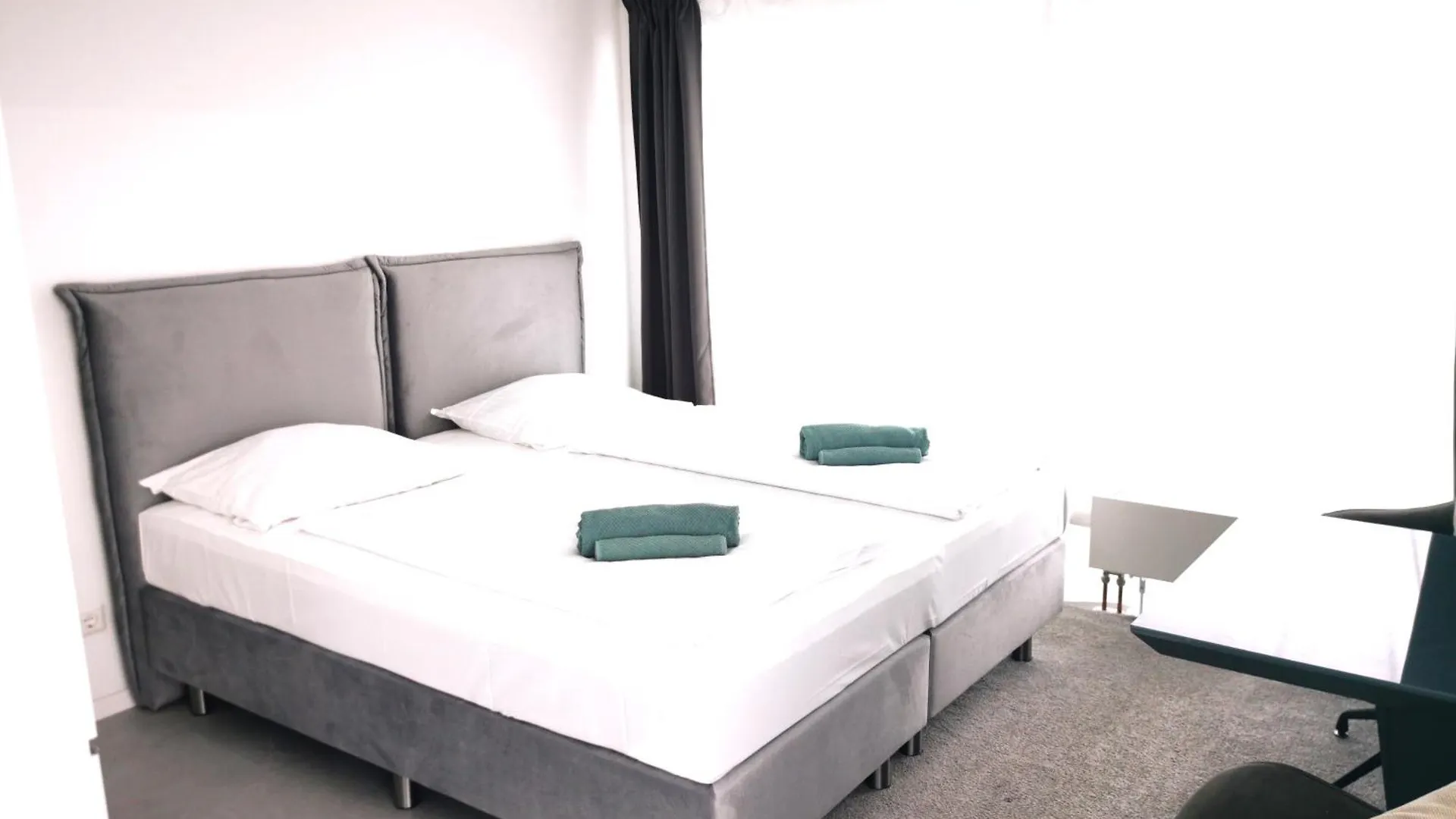 Hh 02 By Rockchair - Superhost Status - Modernes Apartment Mit Sonnigem Balkon & Premium Boxspringbetten In Winterhude - Hamburg Top Geheimtipp